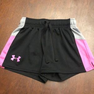 Girls under Armour shorts size small
